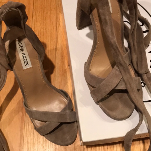 Steve Madden CHRISTEY Taupe Heels - Picture 7 of 8